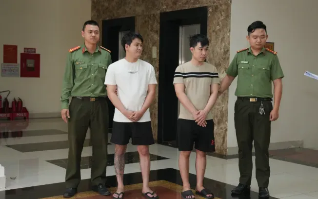 Triệt ph&aacute; đường d&acirc;y "đổi sim" chiếm đoạt hơn 23 tỷ đồng, rửa tiền qua tiền điện tử- Ảnh 1.