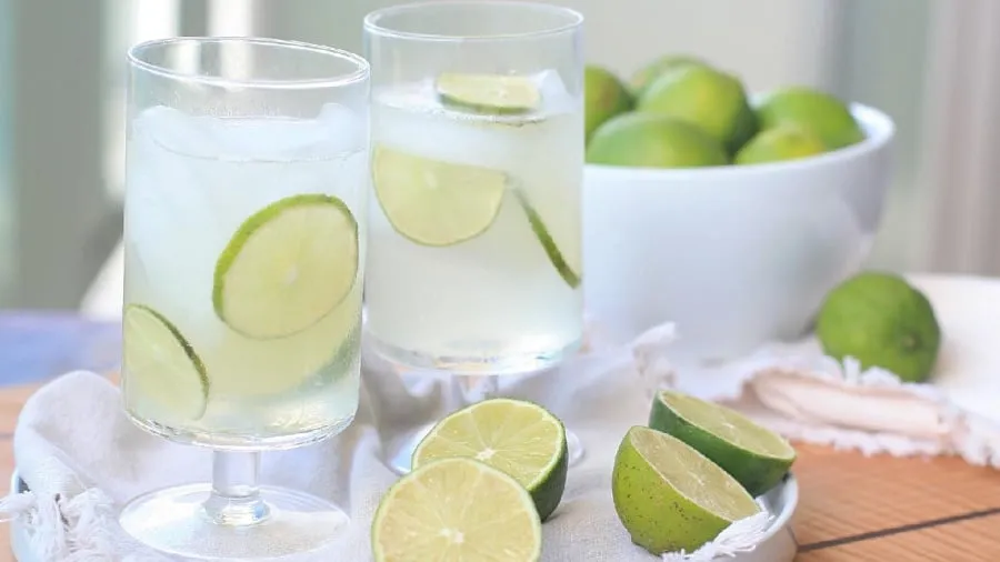 Uống nước chanh mỗi sáng: Thải độc, giảm cân hay chỉ là “hiệu ứng tâm lý”?- Ảnh 1. Uống nước chanh mỗi sáng: Thải độc, giảm cân hay chỉ là “hiệu ứng tâm lý”?- Ảnh 1.