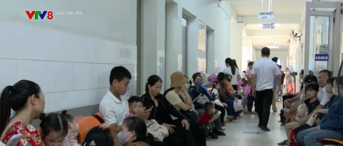 Miền Trung: Tăng bệnh nh&acirc;n nhập viện do nắng n&oacute;ng- Ảnh 1.