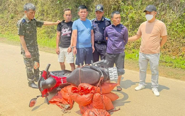 Đối tượng và tang vật bị Lực lượng chức năng tại Cao Bằng bắt giữ