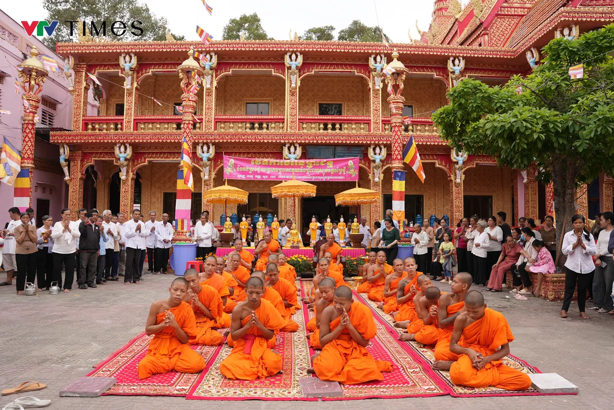 Tết Chol Chnam Thmay - N&eacute;t văn h&oacute;a đặc sắc của người Khmer Nam Bộ- Ảnh 1.