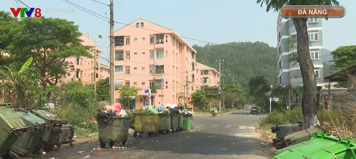 Đ&agrave; Nẵng: Nghịch l&yacute; &ocirc; nhiễm b&ecirc;n những cung đường du lịch- Ảnh 1.