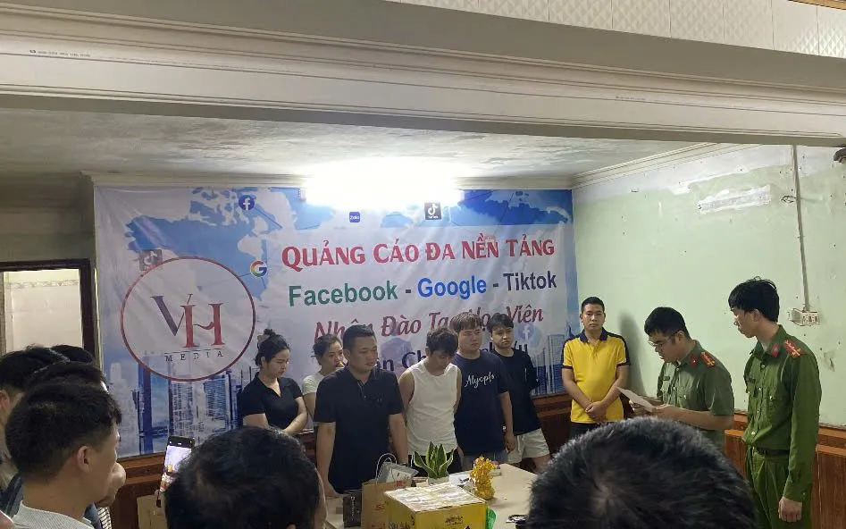 Cơ quan An ninh điều tra, Công an tỉnh Hưng Yên thi hành lệnh khám xét tại nơi hoạt động của các đối tượng