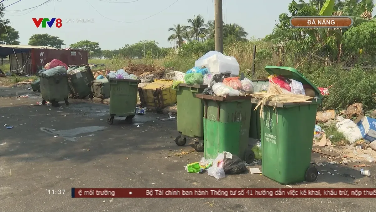 Đ&agrave; Nẵng: Nghịch l&yacute; &ocirc; nhiễm b&ecirc;n những cung đường du lịch- Ảnh 2.