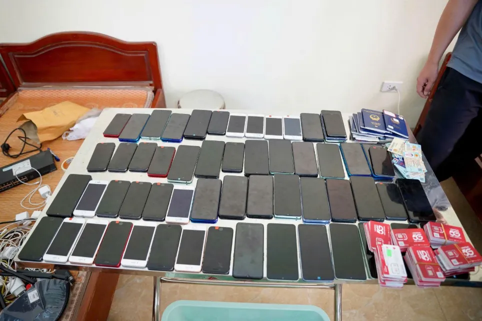 Triệt ph&aacute; đường d&acirc;y lừa đảo c&ocirc;ng nghệ cao 15 tỷ- Ảnh 1.