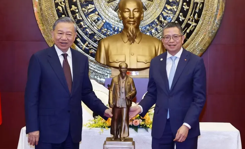 Tổng Bí thư, Chủ tịch nước Tô Lâm thăm cộng đồng người Việt Nam tại Trung Quốc - Ảnh 4.