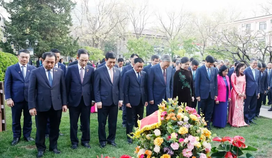Tổng Bí thư, Chủ tịch nước Tô Lâm thăm cộng đồng người Việt Nam tại Trung Quốc - Ảnh 6.