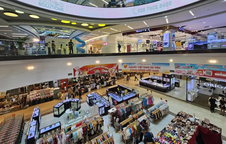 Việt Nam đặt mục ti&ecirc;u ph&aacute;t triển &iacute;t nhất 5 trung t&acirc;m outlet gắn với du lịch đến năm 2030- Ảnh 1.