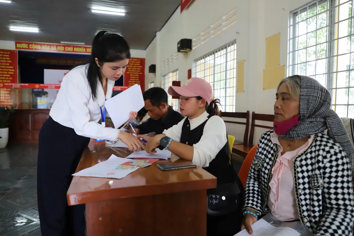 L&acirc;m Đồng thiếu gần 1.000 bi&ecirc;n chế c&ocirc;ng chức cấp x&atilde;- Ảnh 1.