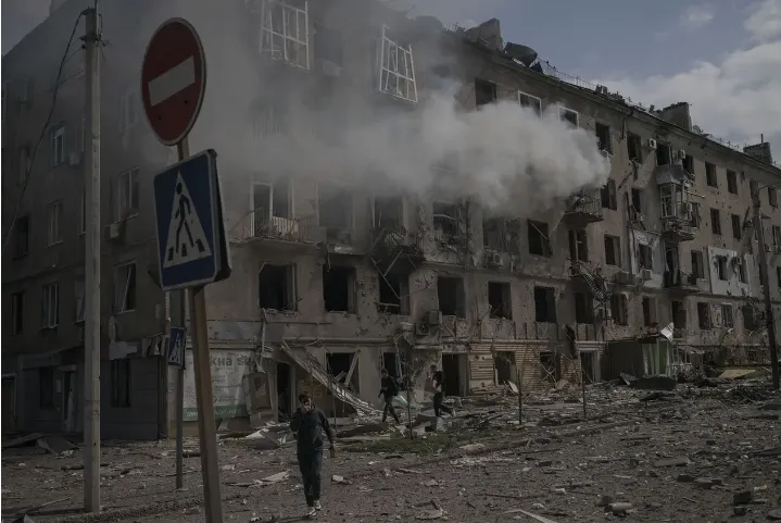 Nga tiếp tục chiến dịch qu&acirc;n sự đặc biệt sau thỏa thuận ngừng bắn lễ Phục Sinh - Ảnh 1.