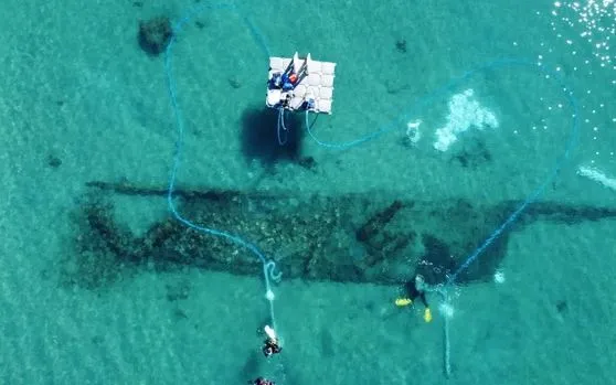 Các nhà khảo cổ nghiên cứu xác tàu Puente Mayorga II của Tây Ban Nha thế kỷ XVII, trong dự án Herakles. (Ảnh: Alejandro Mañas)