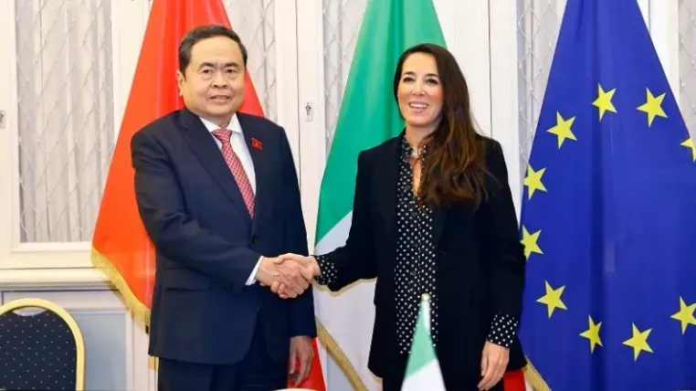 Chủ tịch Quốc hội đề nghị Italy miễn thị thực cho c&ocirc;ng d&acirc;n Việt Nam- Ảnh 1.