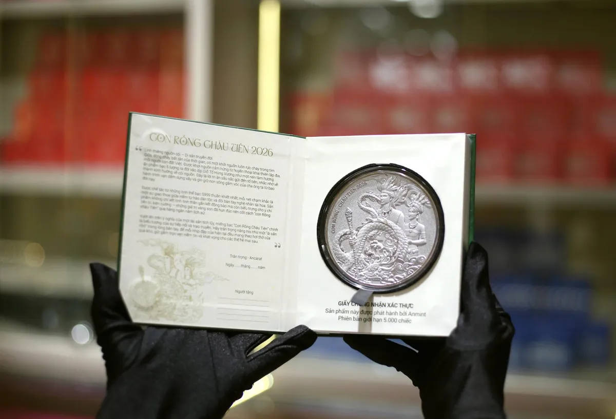 Gi&aacute; bạc tăng vọt l&ecirc;n cao nhất trong gần một th&aacute;ng - Ảnh 1.