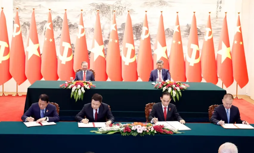 Lễ k&yacute; kết một số văn kiện hợp t&aacute;c ti&ecirc;u biểu giữa Việt Nam - Trung Quốc - Ảnh 2.