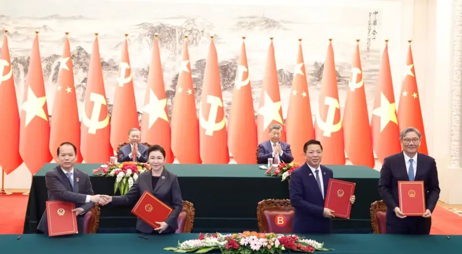 L&atilde;nh đạo Việt Nam &ndash; Trung Quốc chứng kiến k&yacute; kết nhiều văn kiện hợp t&aacute;c quan trọng- Ảnh 2.