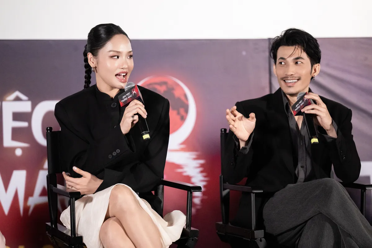 Miu L&ecirc;, Li&ecirc;n Bỉnh Ph&aacute;t h&aacute;t cải lương, rap trong OST độc lạ của phim Đại tiệc trăng m&aacute;u 8 - Ảnh 2.