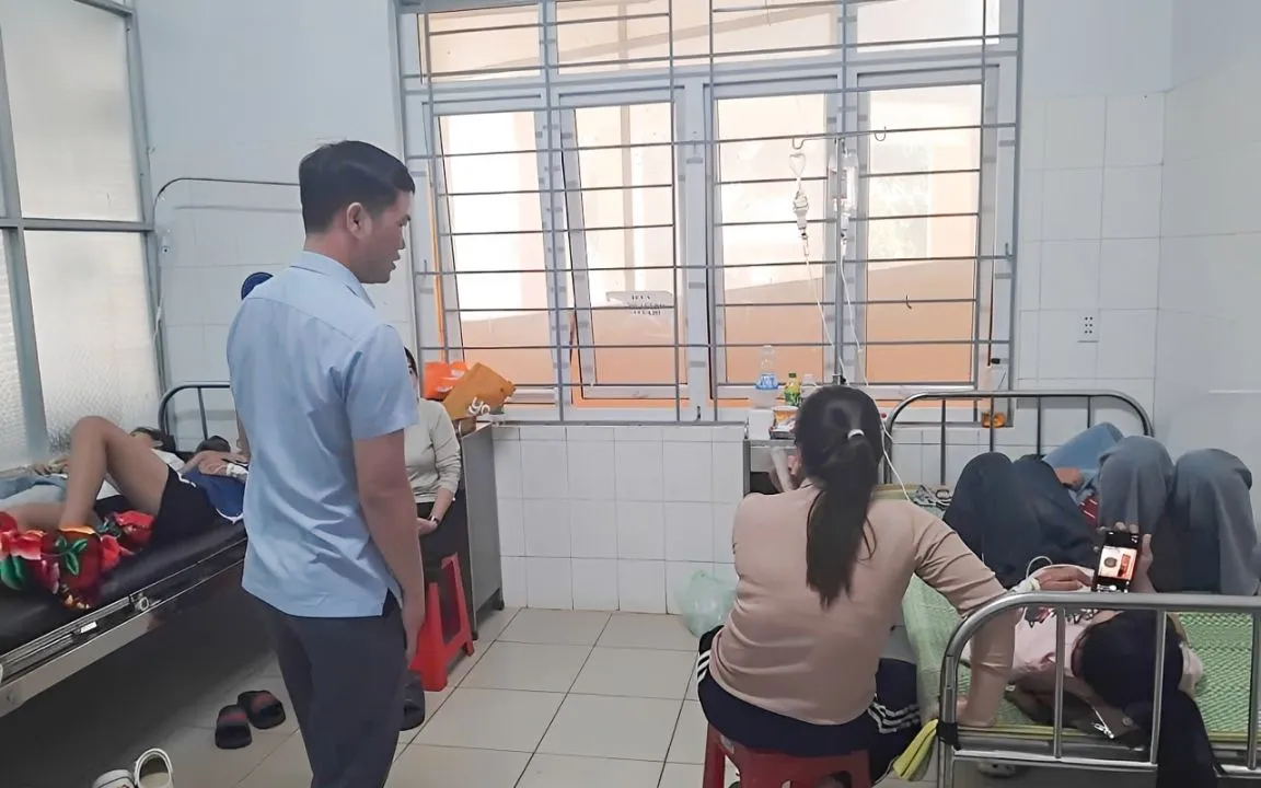 Bệnh nhân ngộ độc bánh mì tại Đắk Lắk. Ảnh: Sở Y tế