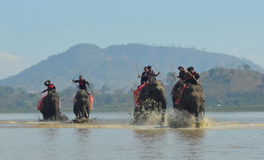 Đắk Lắk: Hội tụ “biển - rừng”, bứt phá thành điểm đến du lịch đa trải nghiệm- Ảnh 1. Đắk Lắk: Hội tụ “biển - rừng”, bứt phá thành điểm đến du lịch đa trải nghiệm- Ảnh 1.