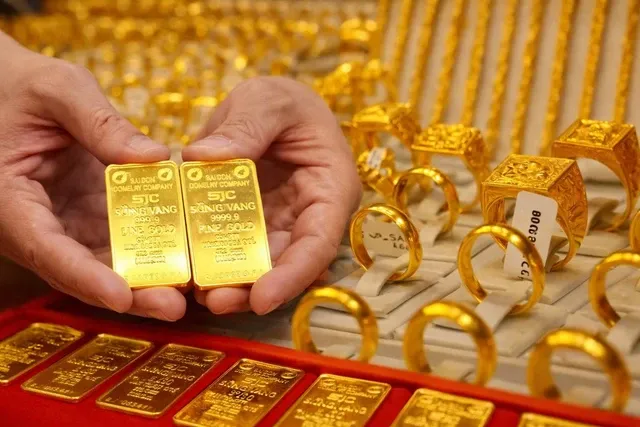 Gi&aacute; v&agrave;ng tăng mạnh, tiến s&aacute;t mốc 175 triệu đồng/lượng- Ảnh 1.