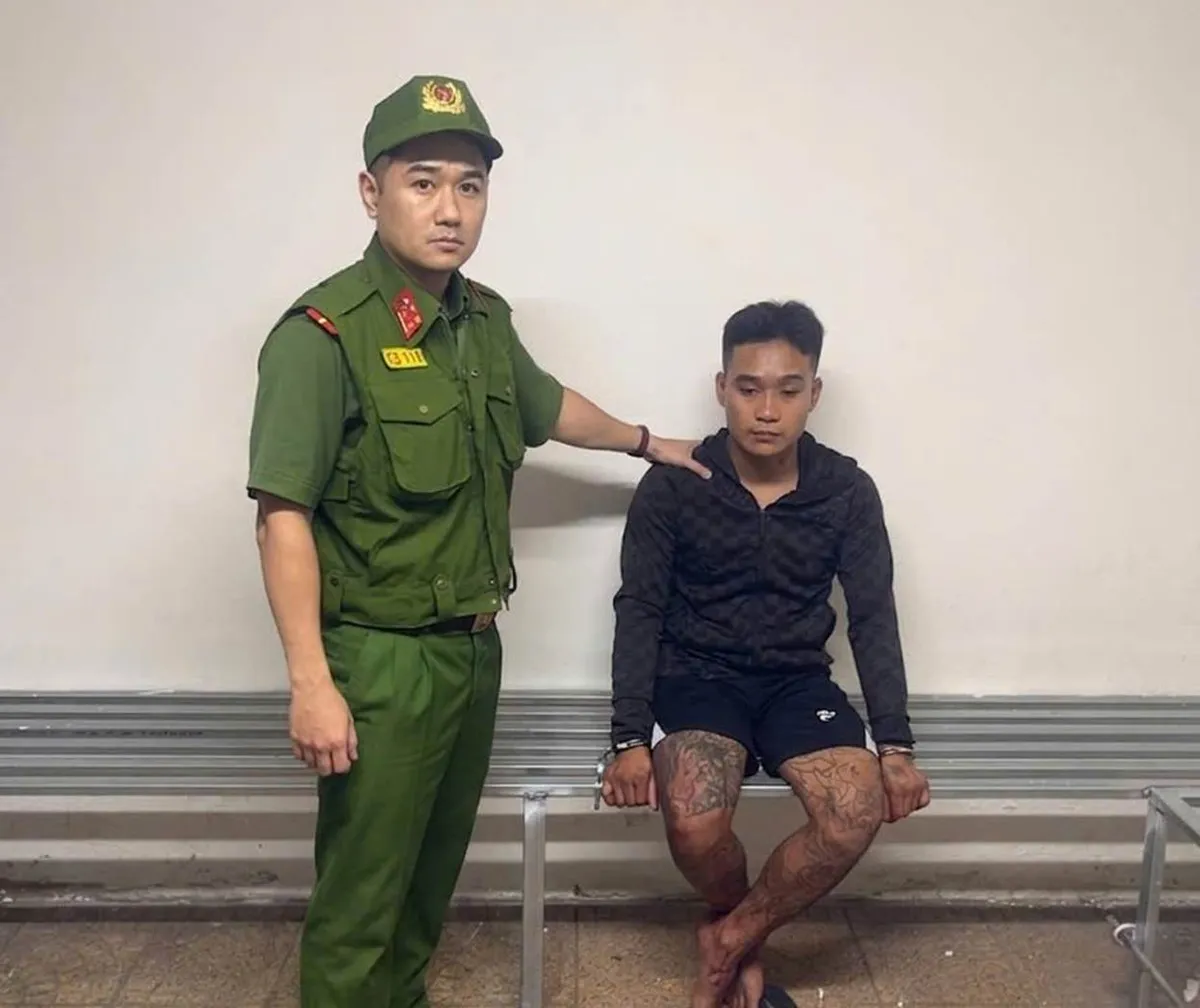 Bắt n&oacute;ng đối tượng đ&acirc;m tử vong chồng cũ của chị g&aacute;i ở H&agrave; Nội - Ảnh 1.