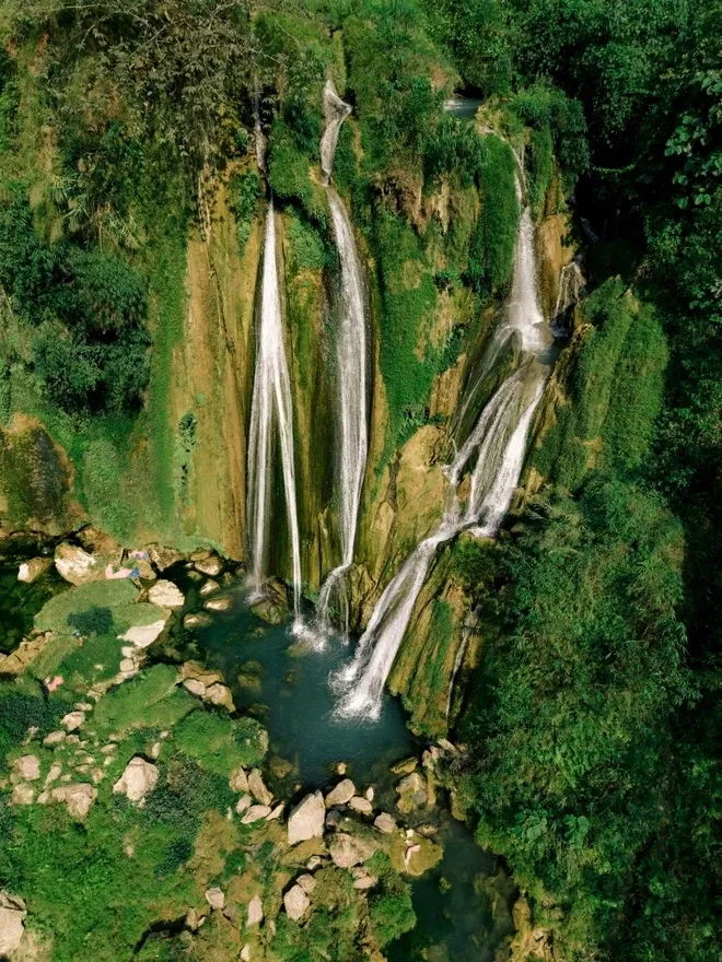 Xử l&yacute; t&igrave;nh trạng đưa kh&aacute;ch trải nghiệm tr&aacute;i ph&eacute;p tại th&aacute;c Nậm Lang- Ảnh 1.