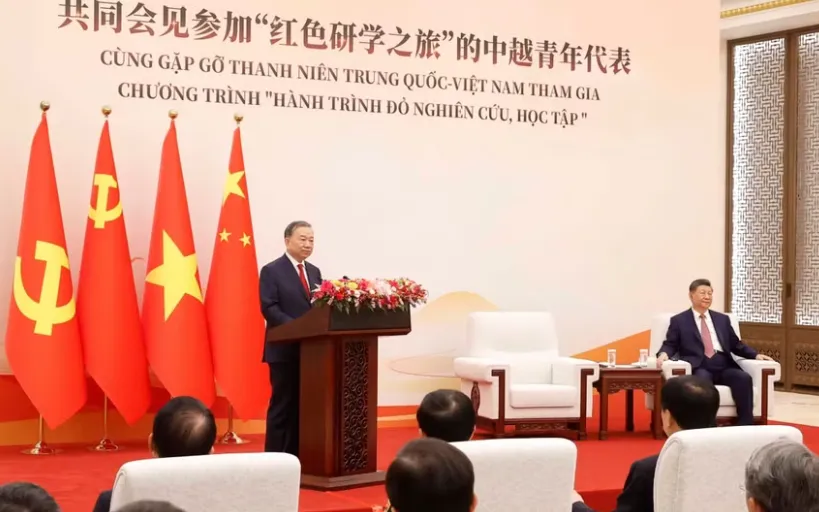 Tổng Bí thư, Chủ tịch nước Tô Lâm phát biểu tại buổi gặp gỡ thanh niên hai nước tham gia chương trình “Hành trình Đỏ nghiên cứu, học tập”. (Ảnh: TTXVN)