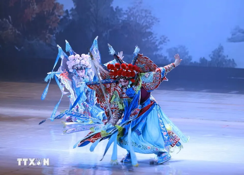 Tổng Bí thư, Chủ tịch nước Tô Lâm dự Chương trình nghệ thuật hữu nghị Việt Nam - Trung Quốc - Ảnh 1.