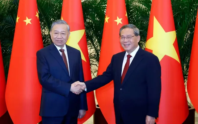 Tổng Bí thư, Chủ tịch nước Tô Lâm hội kiến Thủ tướng Trung Quốc Lý Cường. 