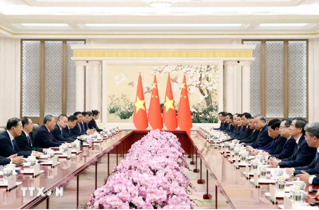 Tổng B&iacute; thư, Chủ tịch nước T&ocirc; L&acirc;m hội kiến Thủ tướng Quốc vụ viện Trung Quốc L&yacute; Cường - Ảnh 1.