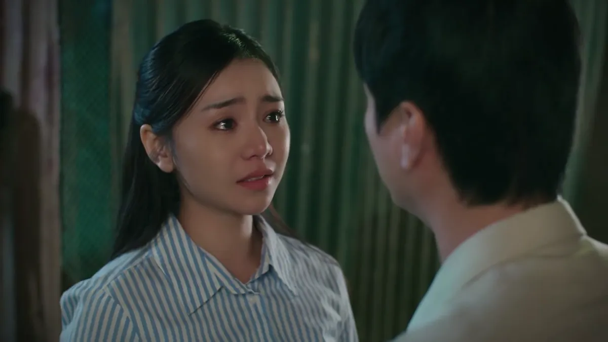 Bước ch&acirc;n v&agrave;o đời - Tập 24: B&agrave; Dung kh&oacute;c v&igrave; hiểu tấm ch&acirc;n t&igrave;nh của Thương - Ảnh 1.