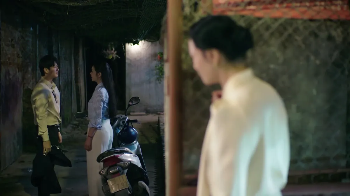 Bước ch&acirc;n v&agrave;o đời - Tập 24: B&agrave; Dung kh&oacute;c v&igrave; hiểu tấm ch&acirc;n t&igrave;nh của Thương - Ảnh 2.