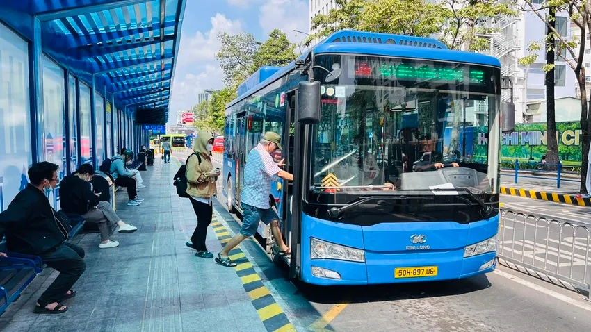 Miễn phí xe buýt tại TP Hồ Chí Minh cần theo lộ trình - Ảnh 1.