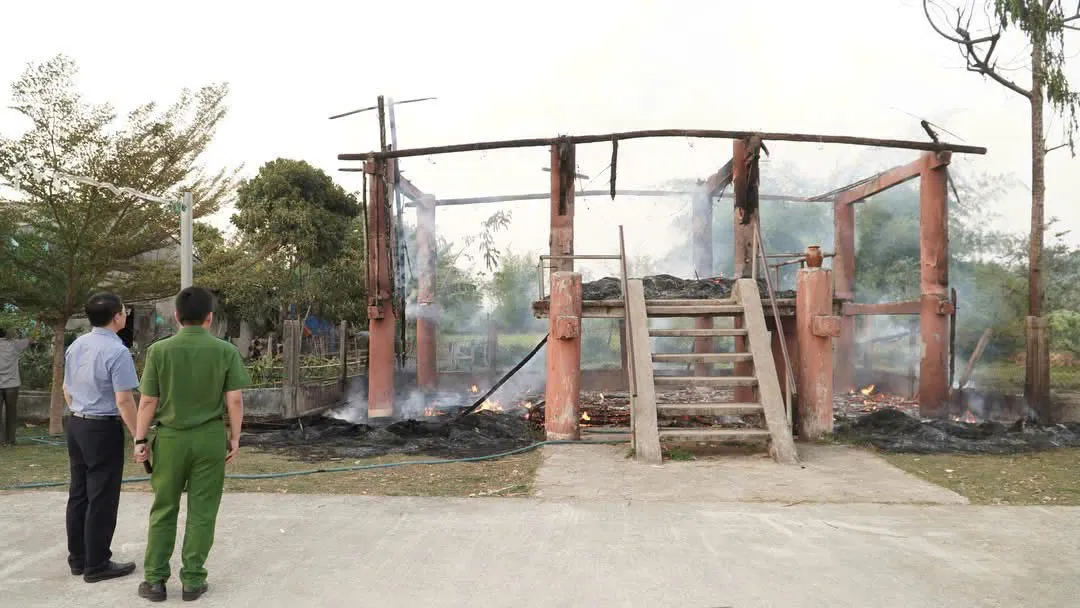 Cần có giải pháp để bảo vệ nhà rông trước hỏa hoạn- Ảnh 2. Cần có giải pháp để bảo vệ nhà rông trước hỏa hoạn- Ảnh 2.