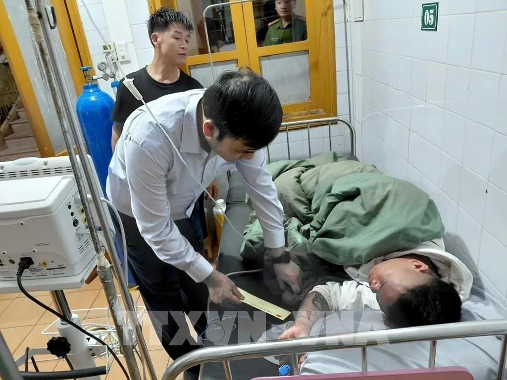 Mưa đ&aacute; g&acirc;y thiệt hại hơn 30 tỷ đồng v&agrave; l&agrave;m 4 người bị thương ở L&agrave;o Cai - Ảnh 4.