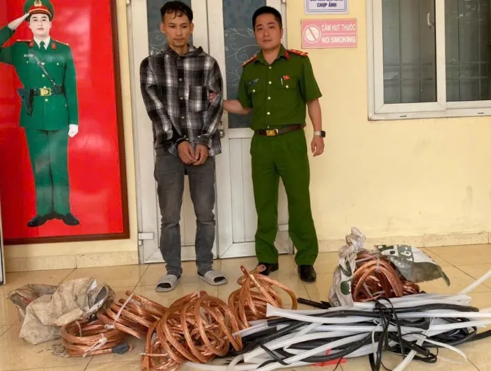 Bắt giữ &ldquo;si&ecirc;u trộm&rdquo; g&acirc;y ra 12 vụ trộm cắp tại H&agrave; Nội  - Ảnh 1.