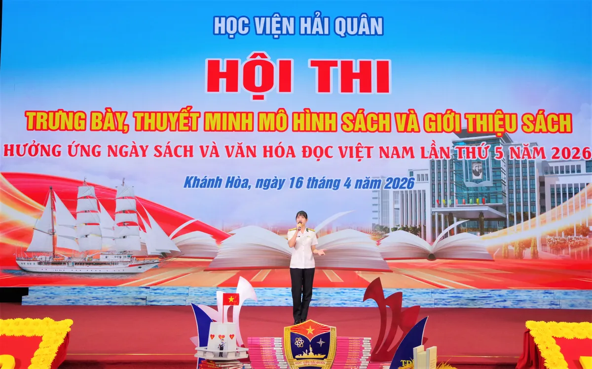 Văn h&oacute;a đọc: "H&agrave;nh trang" đặc biệt của người chiến sĩ Hải qu&acirc;n thời kỳ mới - Ảnh 1.