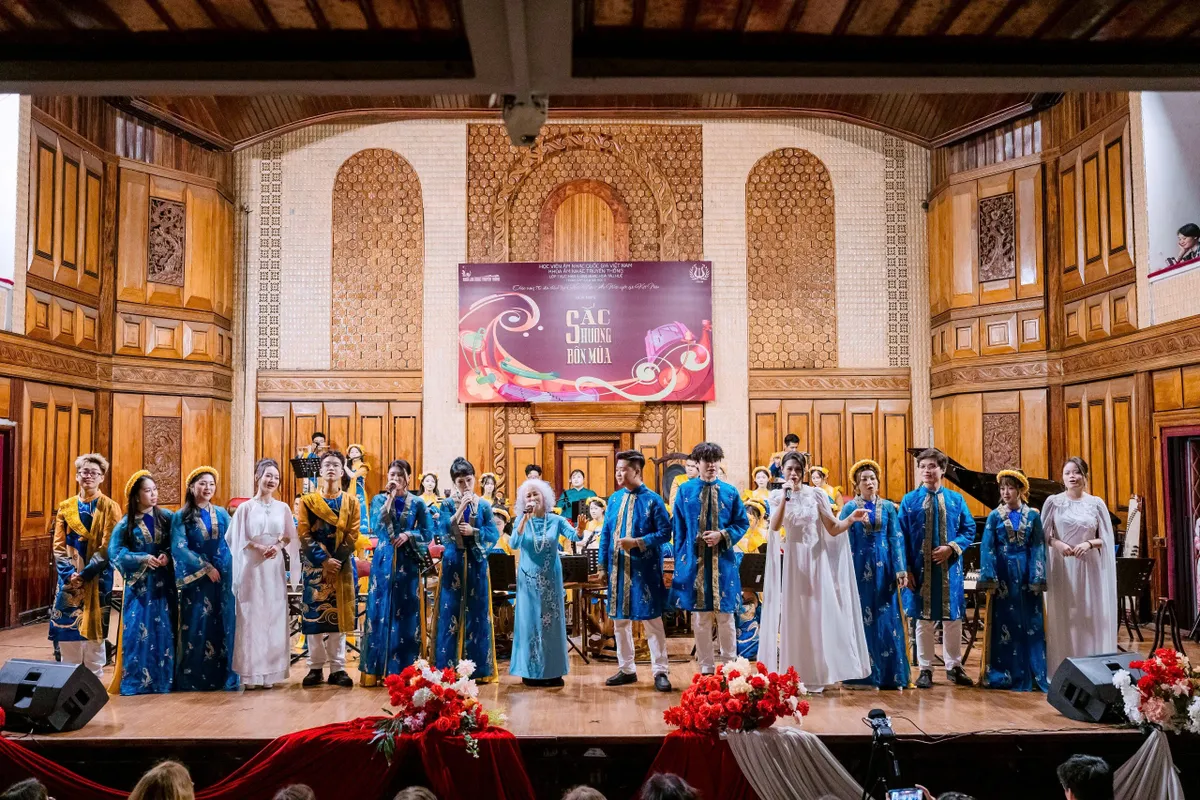 &ldquo;Sắc Hương Bốn M&ugrave;a&rdquo;: Thanh &acirc;m cố đ&ocirc; qua nhạc cụ truyền thống - Ảnh 2.