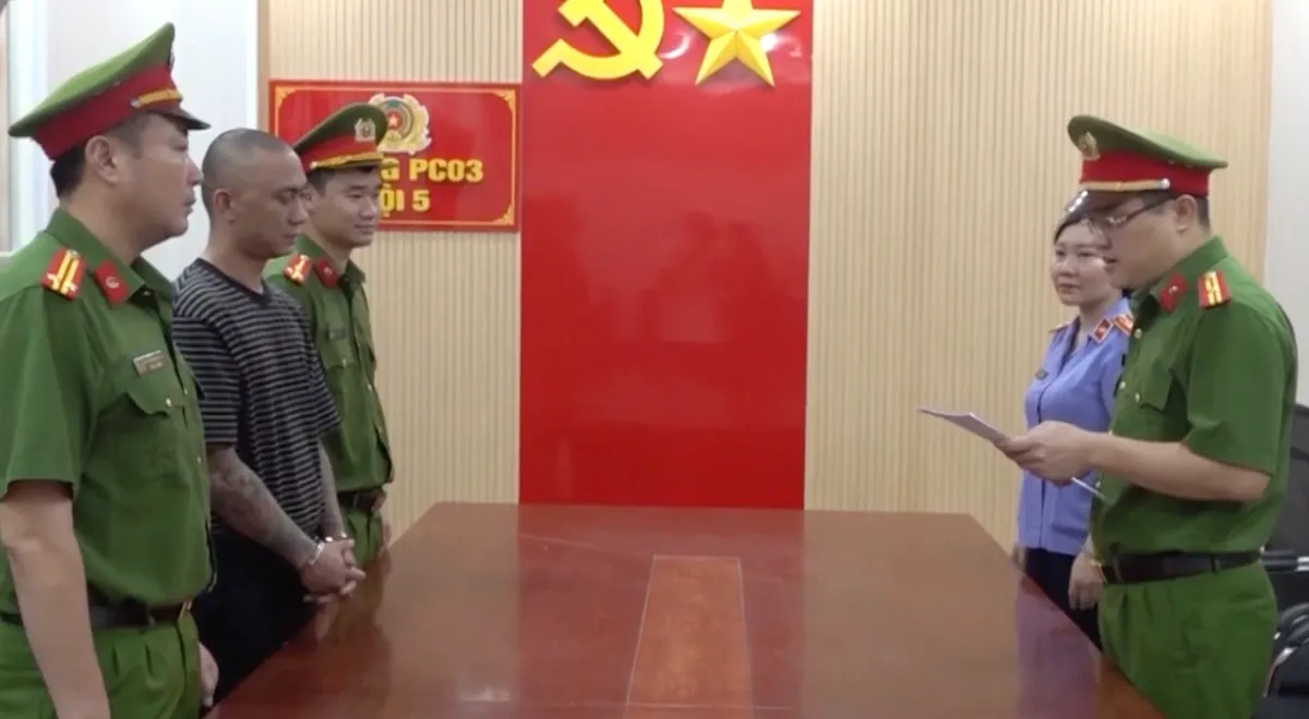 Khởi tố đối tượng sản xuất, bu&ocirc;n b&aacute;n h&agrave;ng giả l&agrave; thuốc chữa bệnh- Ảnh 1.