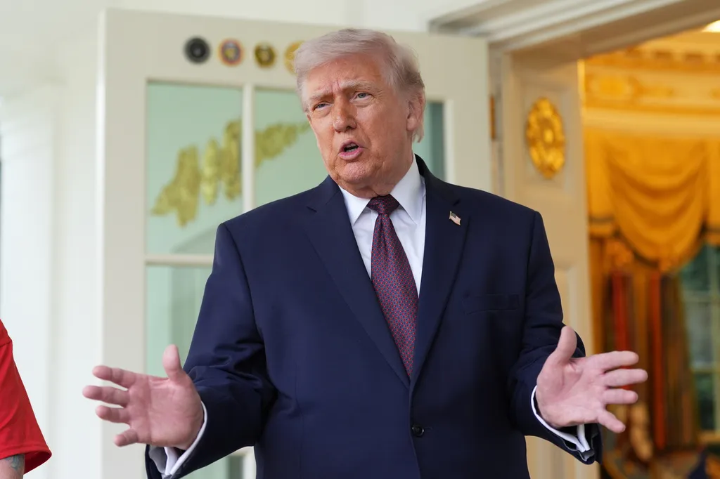 Thượng viện Mỹ b&aacute;c bỏ nghị quyết y&ecirc;u cầu chấm dứt xung đột Iran - Ảnh 1.