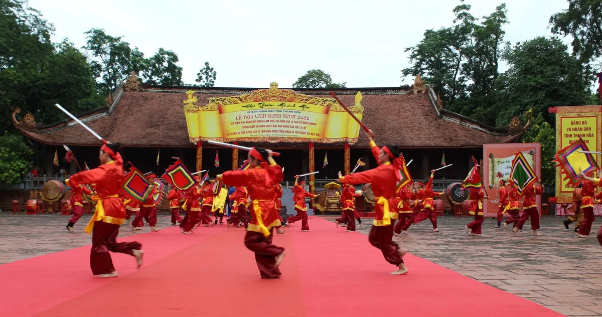 Lễ hội Lam Kinh Thanh H&oacute;a: T&ocirc;n vinh h&agrave;o kh&iacute; anh h&ugrave;ng d&acirc;n tộc L&ecirc; Lợi

- Ảnh 2.