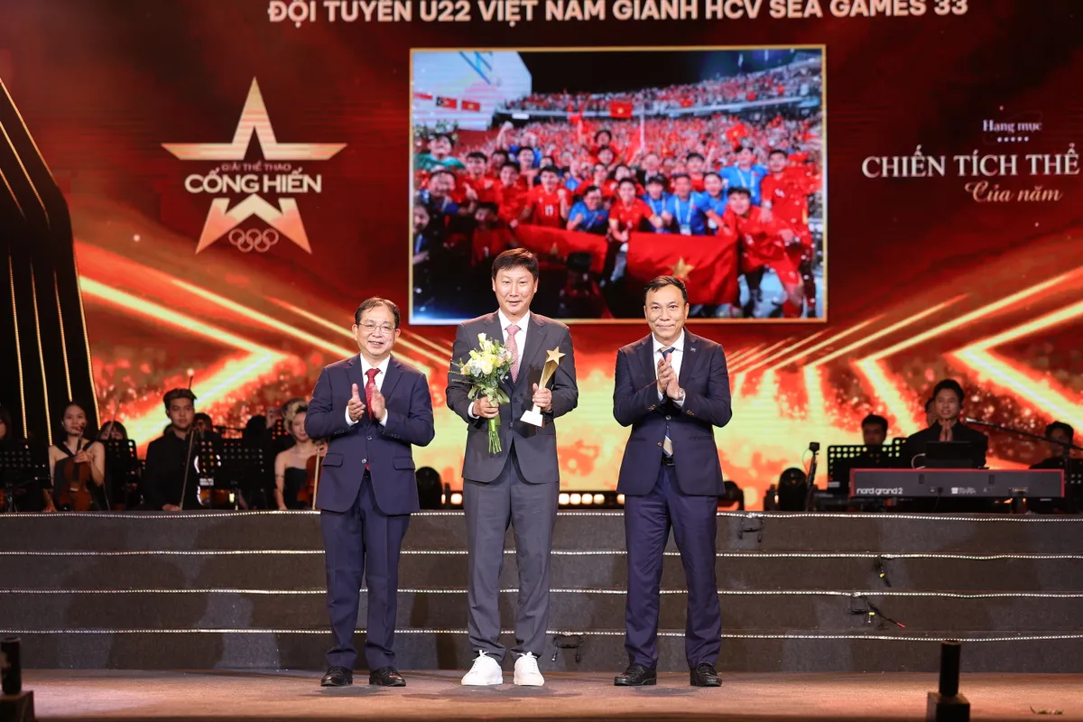 SOOBIN lập &ldquo;c&uacute; ăn ba&rdquo; tại Cống hiến 2026  - Ảnh 7.