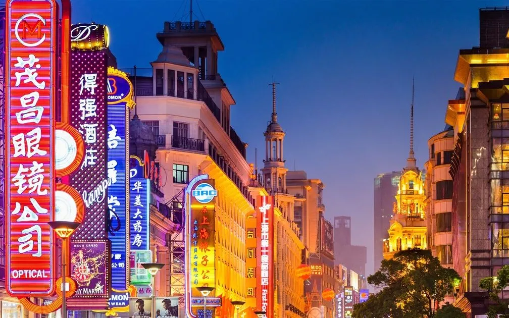 Kinh tế Trung Quốc tăng trưởng vượt dự báo