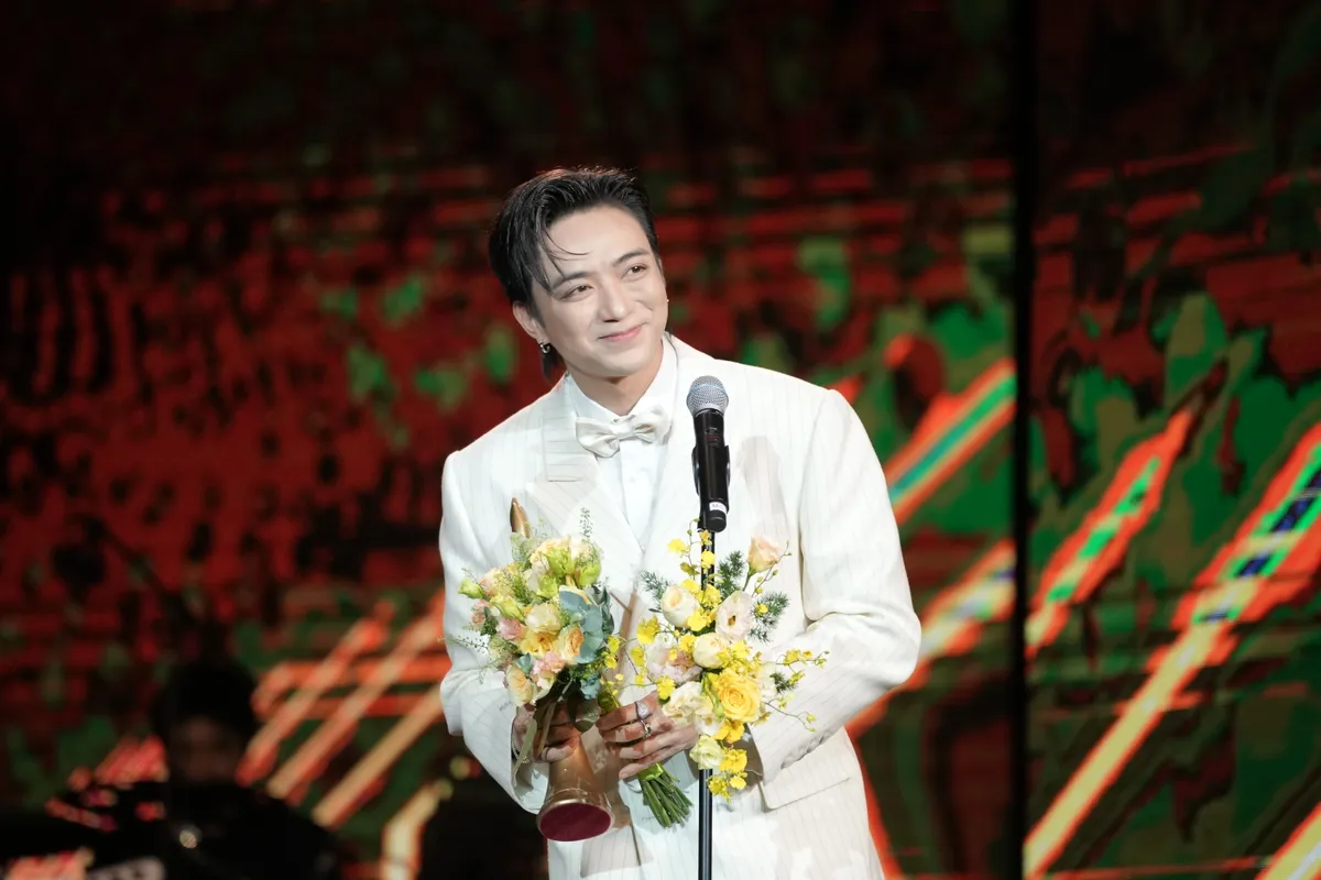 SOOBIN lập &ldquo;c&uacute; ăn ba&rdquo; tại Cống hiến 2026  - Ảnh 2.