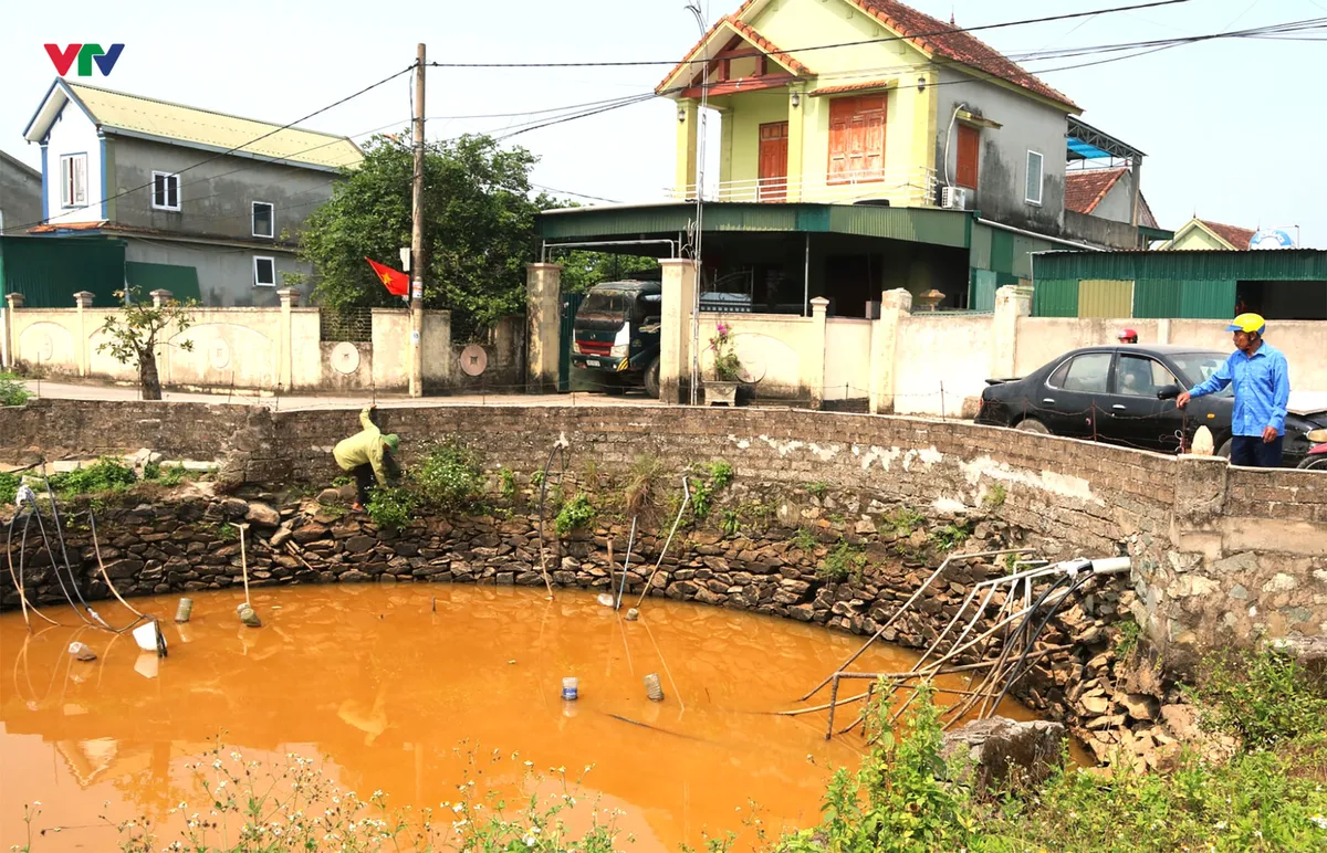 Nghệ An: H&agrave;ng ngh&igrave;n người d&acirc;n mất nước giữa thời tiết nắng n&oacute;ng khiến cuộc sống bị đảo lộn - Ảnh 3.