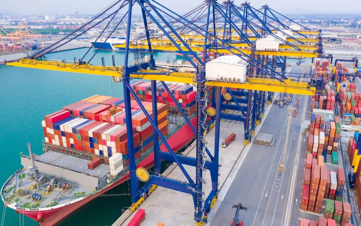 Kinh tế Việt Nam 2026 bứt ph&aacute;, nổi l&ecirc;n l&agrave; điểm s&aacute;ng tăng trưởng khu vực- Ảnh 1.