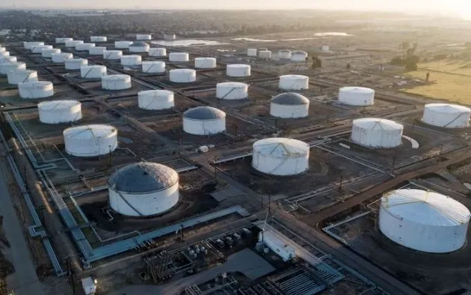 Cơ sở dự trữ dầu thô ở California, Mỹ. (Ảnh: AFP/TTXVN)