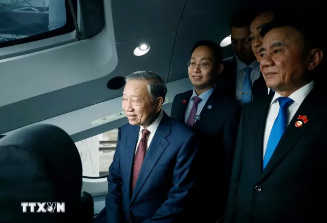 Tổng B&iacute; thư, Chủ tịch nước T&ocirc; L&acirc;m l&ecirc;n đường thăm th&agrave;nh phố Nam Ninh (Trung Quốc) - Ảnh 2.