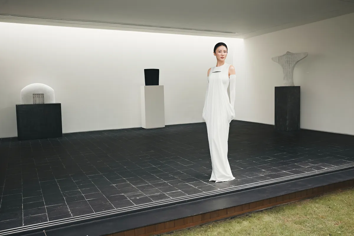 Văn Mai Hương ph&oacute;ng kho&aacute;ng v&agrave; đa diện trong BST thời trang &ldquo;The Verge&rdquo; - Ảnh 8.