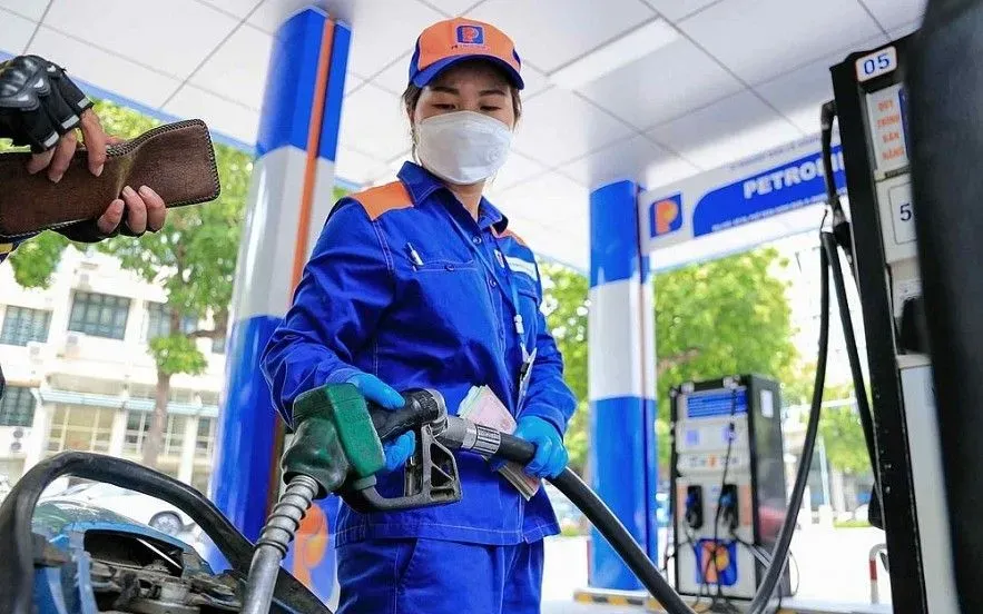 Th&ocirc;ng b&aacute;o giảm nhiều loại thuế xăng dầu, &aacute;p dụng từ 0h ng&agrave;y 16/4/2026- Ảnh 1.