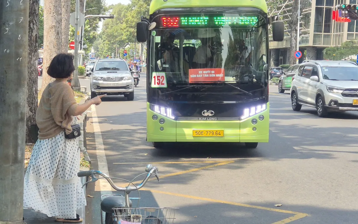 TP Hồ Ch&iacute; Minh tăng chuyến metro, xe bu&yacute;t tại s&acirc;n bay v&agrave; bến xe dịp nghỉ lễ- Ảnh 1.